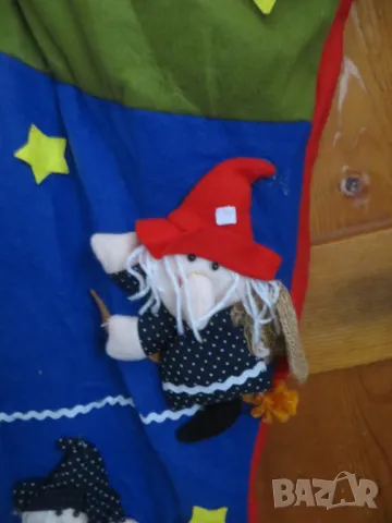 Голям чорап за окачване на стена с три Баби Яги за късмет, снимка 4 - Други - 50239614