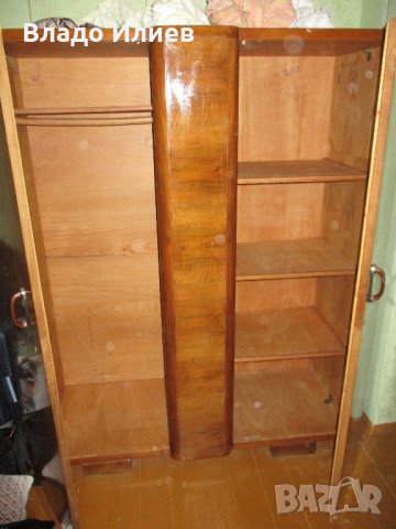 Гардероб дъбов с орехов фурнир винтидж  двукрилен чудесно запазен, снимка 3 - Гардероби - 31108504