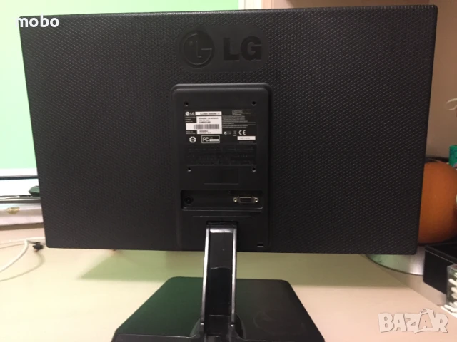 LED Монитор LG 20E33 в отлично състояние , снимка 2 - Монитори - 50820699