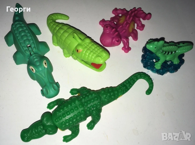 Лот крокодили на Киндер и други от Италия.