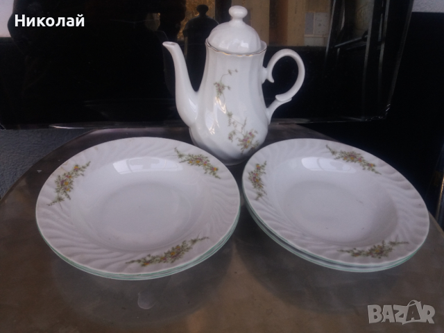Чайник и 4 дълбоки чинии порцелан, снимка 3 - Чинии - 44908282