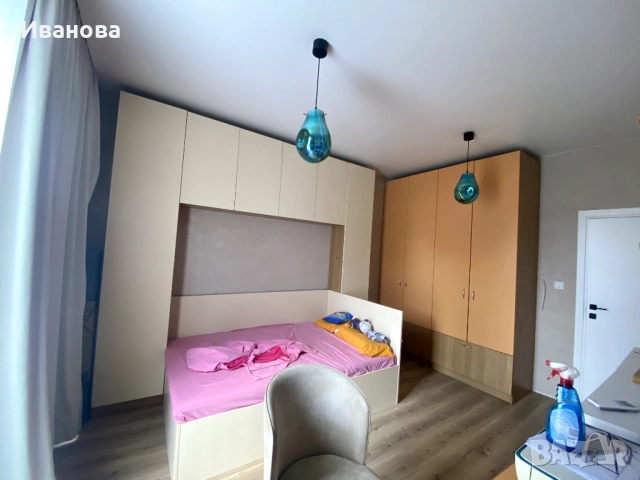 Четирикрилен гардероб с надстройка 180 см ширина, 58 см дълбочина, снимка 2 - Мебели за детската стая - 51642645