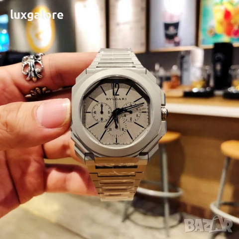 Мъжки часовник BVLGARI Octo Finissimo Chronograph с кварцов механизъм