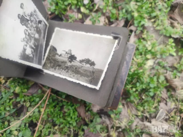 Старо албумче Охрид 1942 дърворезба  с посвещение   8/13 см .  Само 13 малки семейни снимки останали, снимка 5 - Други ценни предмети - 49049831