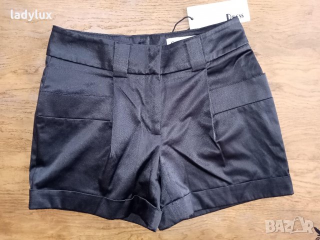 Carry Allen by Ella Singh, Дизайнерски, Размер S. Код 1537, снимка 1 - Къси панталони и бермуди - 35656643