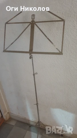 Професионална немска стойка за ноти.Изработена от хромникел