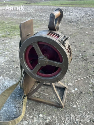 Военна Ръчна Сирена за Въздушна Тревога, снимка 3 - Антикварни и старинни предмети - 52772477