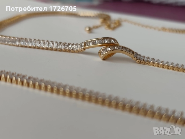 Страхотен комплект от златиста чанта+гривна+ гердан