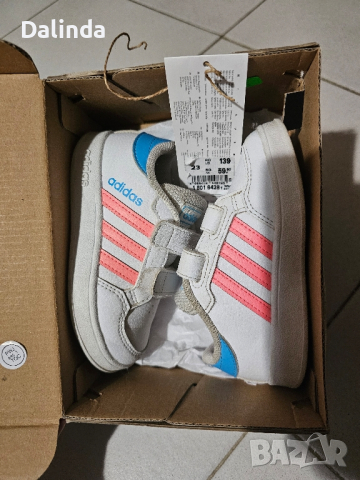 Детски маратонки Adidas 23номер, снимка 4 - Детски маратонки - 44874558
