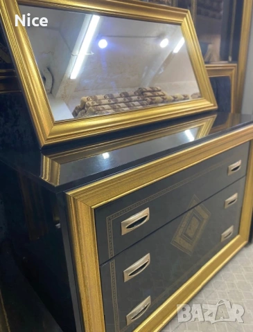 Луксозен Спален комплект- Италия!!! Покритие- черен лак и златисто!, снимка 4 - Спални и легла - 53162677