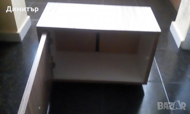Продавам 2 броя шкафчета, снимка 1