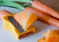Острилка за моркови белачка ренде уред за декорация на зеленчуци и плодове, снимка 3