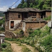 Къща в Родопите-търся