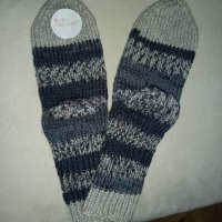 Ръчно плетени детски чорапи 75% вълна, снимка 1 - Чорапи - 38656906