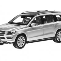 Mercedes-Benz GL-Class X166 2012 silver - мащаб 1:18 на Norev моделът е нов в кутия, снимка 1 - Колекции - 38002550