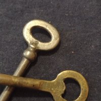 Два стари бронзови ключа от соца различни перфектно състояние за КОЛЕКЦИОНЕРИ 41025, снимка 5 - Други ценни предмети - 43268157