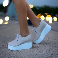 Обувки на платформа - бежова кожа с бяло ходило - 120K, снимка 1 - Дамски ежедневни обувки - 40667394