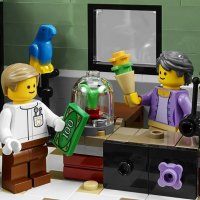 НОВО Lego Creator Expert - Градски площад (10255), снимка 9 - Конструктори - 39493080
