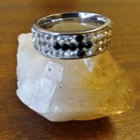 Красив прьстен с циркони и крьст от медицинска стомана, снимка 1 - Пръстени - 38127050