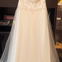 Продавам сватбена рокля - цвят екрю, снимка 1 - Рокли - 36842908