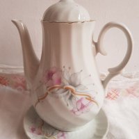 Порцеланов чайник с чинийка , снимка 1 - Колекции - 33455178