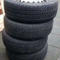 Зимни гуми Michelin 215/65/16 C , снимка 1 - Гуми и джанти - 36403844