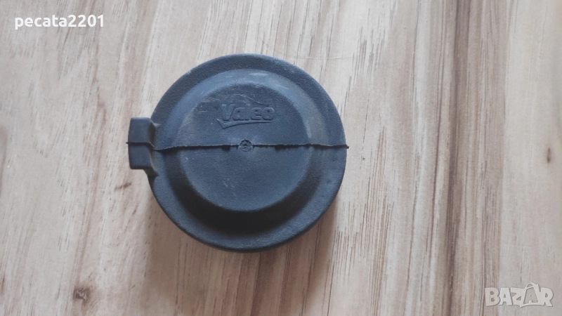 Продавам - капачка за фар на VW Golf , снимка 1
