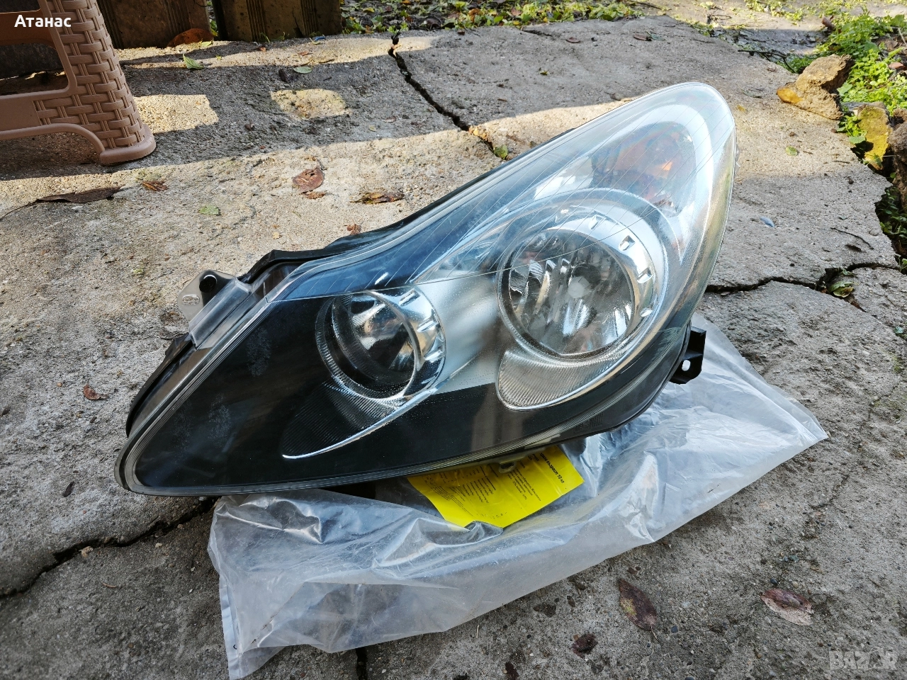 фар опел корса Д 2010 , снимка 1