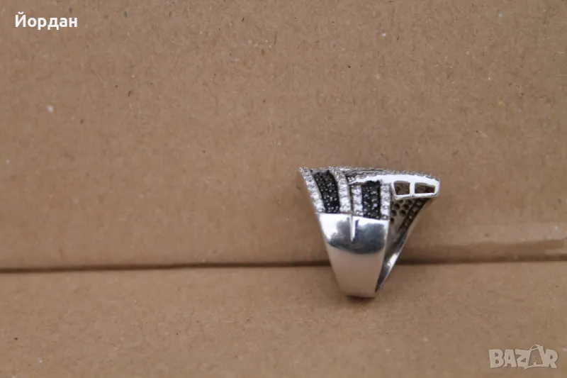 Дамски сребърен пръстен с камък, снимка 1