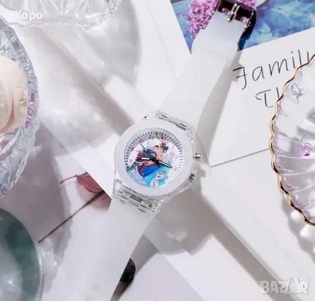 ДЕТСКИ СВЕТЕЩ ЧАСОВНИК ЛЕДЕНОТО КРАЛСТВО ЗА МОМИЧЕТА , снимка 1