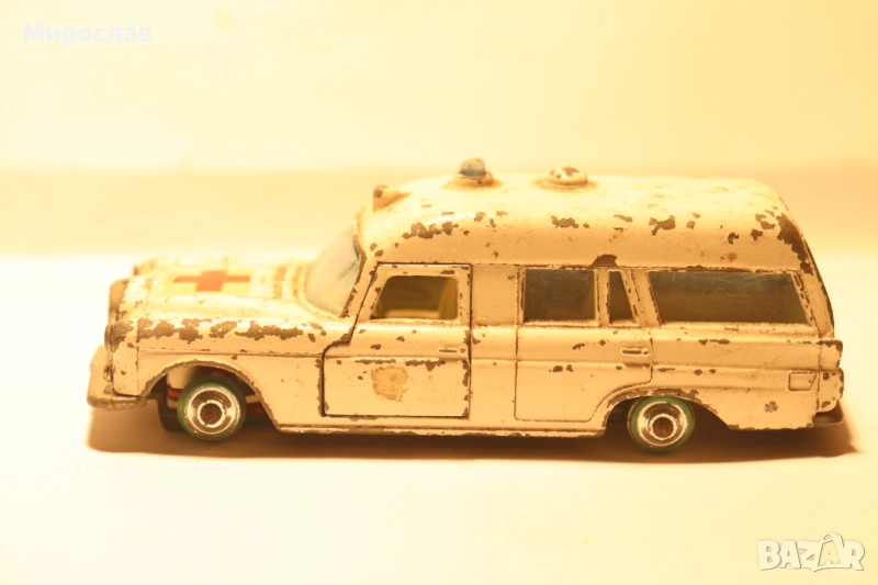 1/64? MATCHBOX MERCEDES ЛИНЕЙКА КОЛИЧКА ИГРАЧКА МОДЕЛ, снимка 1