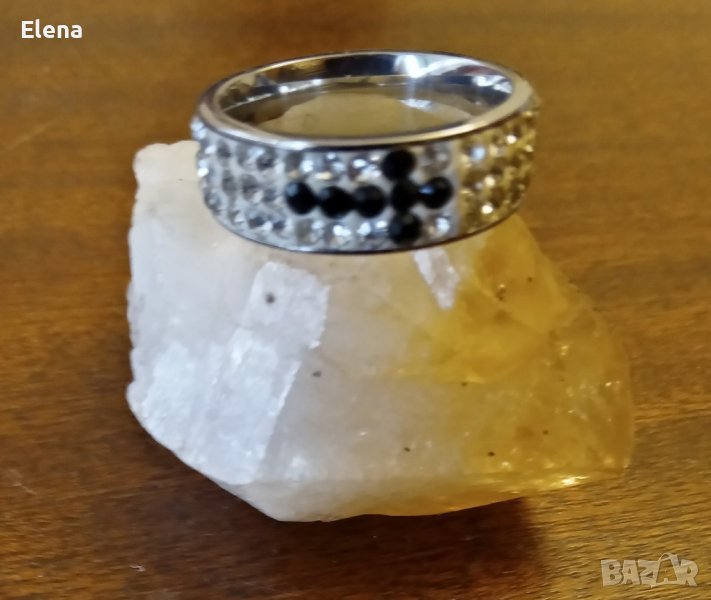 Красив прьстен с циркони и крьст от медицинска стомана, снимка 1