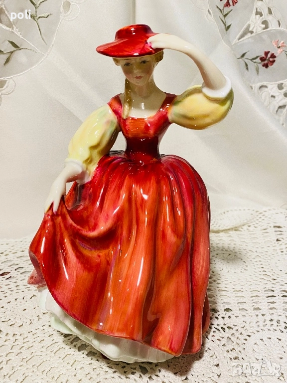 порцеланова статуетка , снимка 1