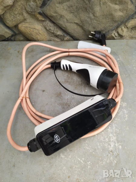 Оригинално зарядно за автомобил Kia , Hyundai -  12А, снимка 1