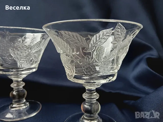 Стъклен комплект за двама - релефно стъкло с горски плодове , снимка 5 - Чаши - 50052342
