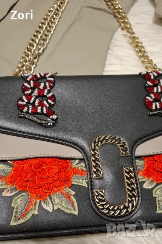 СТРАХОТНА черна чанта с 3Д апликации , снимка 4 - Чанти - 47909122
