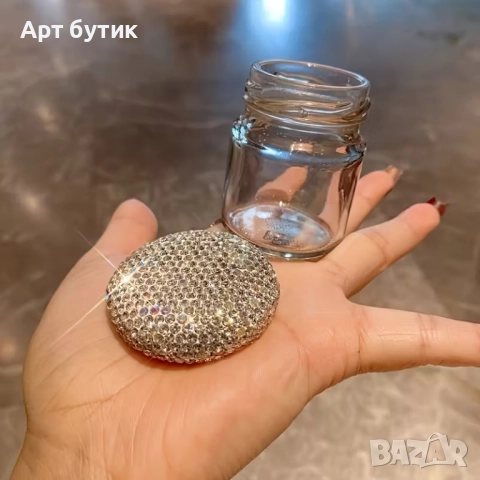 Авангардни бурканчета с мед , декорирани с кристали