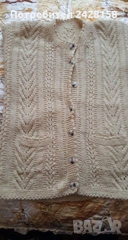 Продавам ръчно плетени дамски вълнени жилетки без ръкави, снимка 2 - Жилетки - 28694902