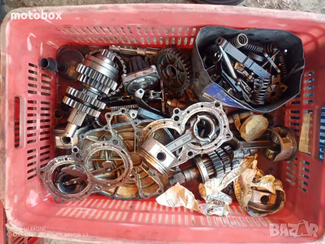 На части двигател от Honda CBR 1000 F, снимка 2 - Части - 49912246