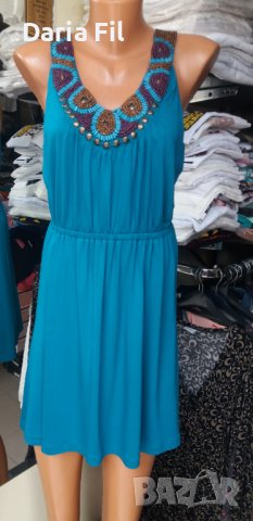 УНИКАЛНО КРАСИВА синьозелена рокля с обшито деколте , снимка 1