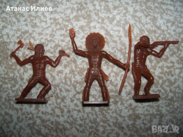 Лот 5 пластмасови войници индианци соц играчки, снимка 5 - Фигурки - 51962378