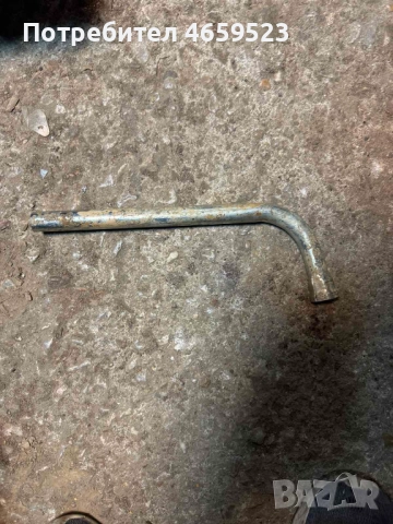 Ключ за развиване на гуми 17-ти номер Ваг Груп Vag Grup само за 20лв. 8N0012219, снимка 2 - Аксесоари и консумативи - 52541333