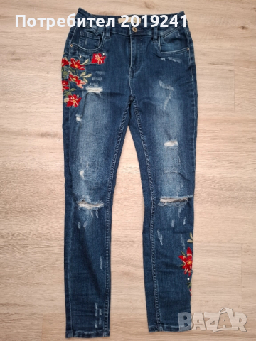 Дънки с бродерия 