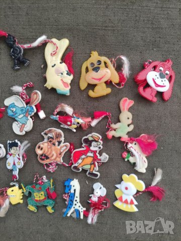 Продавам стари мартеници с фигури:Алф, Флинстоун,Сънчо,  смърф..., снимка 3 - Колекции - 37992069