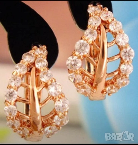 Обеци блестящи листенца от 9к попълнено злато 15 лв., снимка 2 - Обеци - 51775224