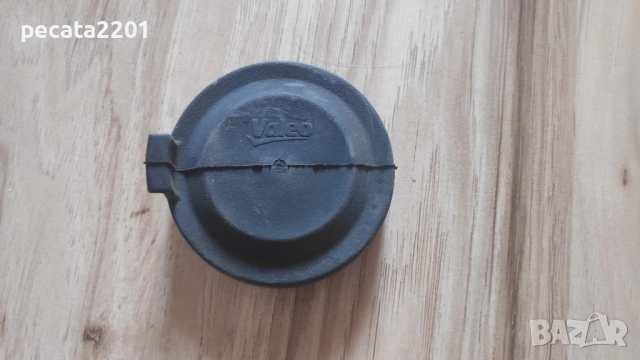 Продавам - капачка за фар на VW Golf 
