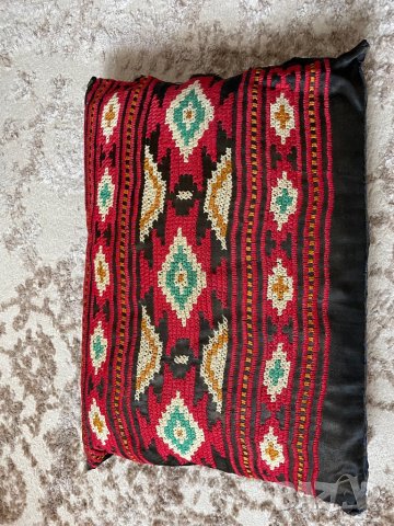 Декоративна етно възглавница с български шевици, снимка 1 - Възглавници - 43756844