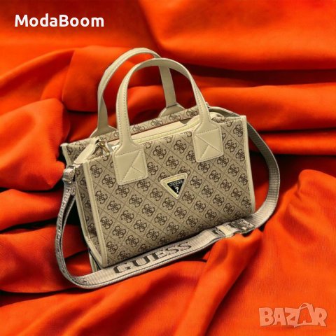 Guess чанти , снимка 2 - Чанти - 42943996