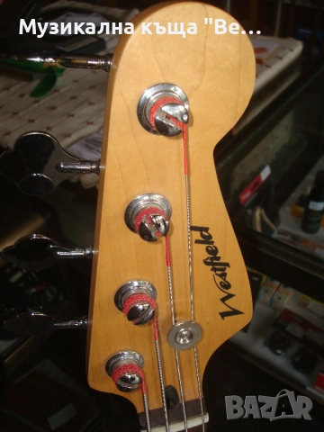 Бас китара с колан и калъф, снимка 8 - Китари - 51719582