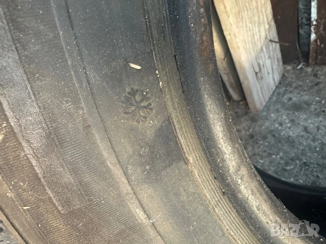 2 броя гуми 16 цола от sprinter 235 65 16 C осем плата, снимка 6 - Гуми и джанти - 50054015